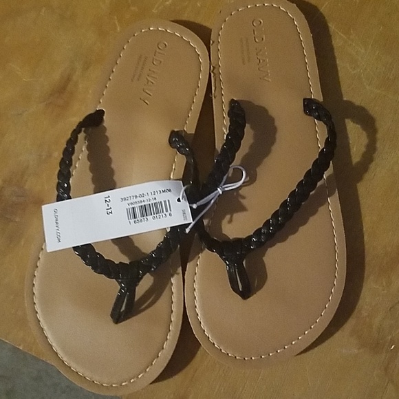 black braided flip flops